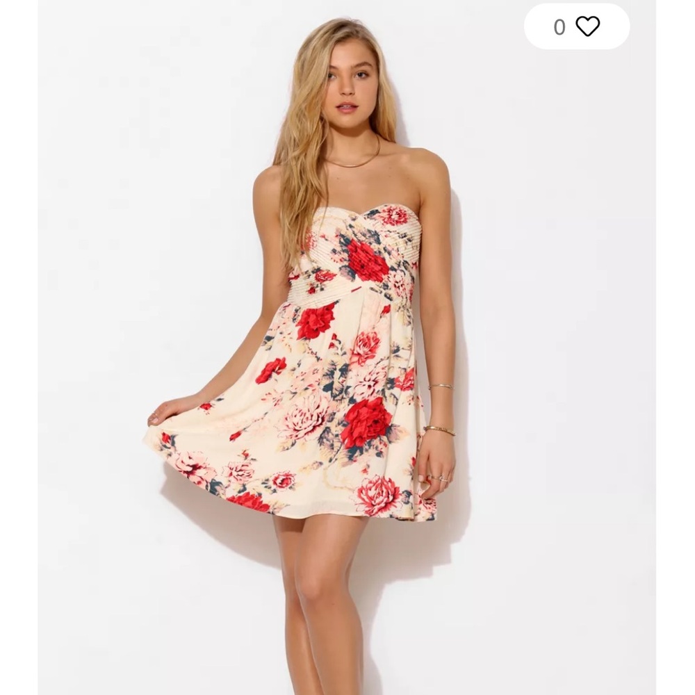 Kimchi Blue Urban Outfitters Cream Ivory Floral Strapless Mini Dress